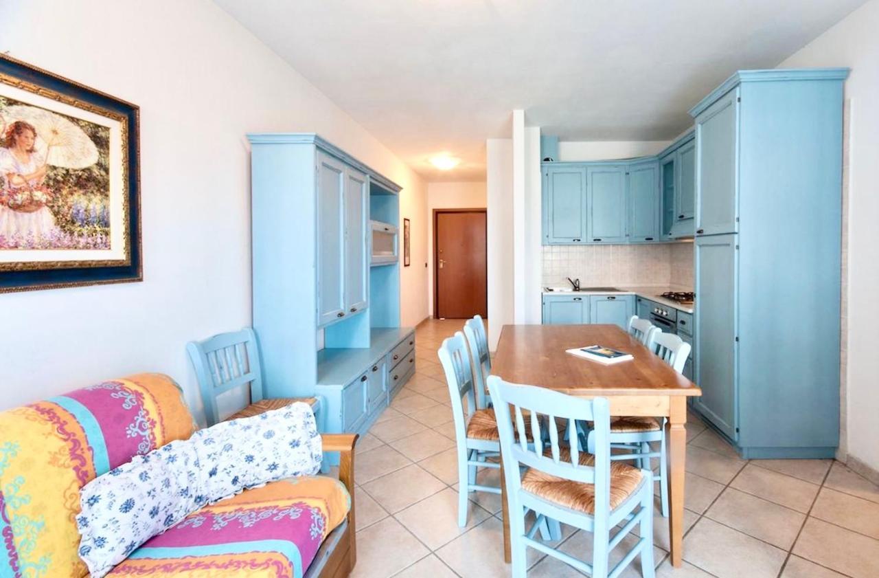 Isa-Apartments 4 Beds In Residence With Swimming-Pool In San Vincenzo, Just 600 Meters From The Sea Exterior foto